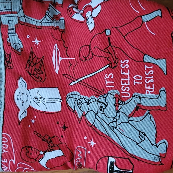 STAR WARS Empire Strikes Back - Yoda - Darth Vader Heat Resistant Oven Mitt 2-pk - Picture 3 of 6